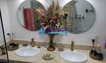 EXCELENTE IMÓVEL  ALTO PADRÃO COM PISCINA