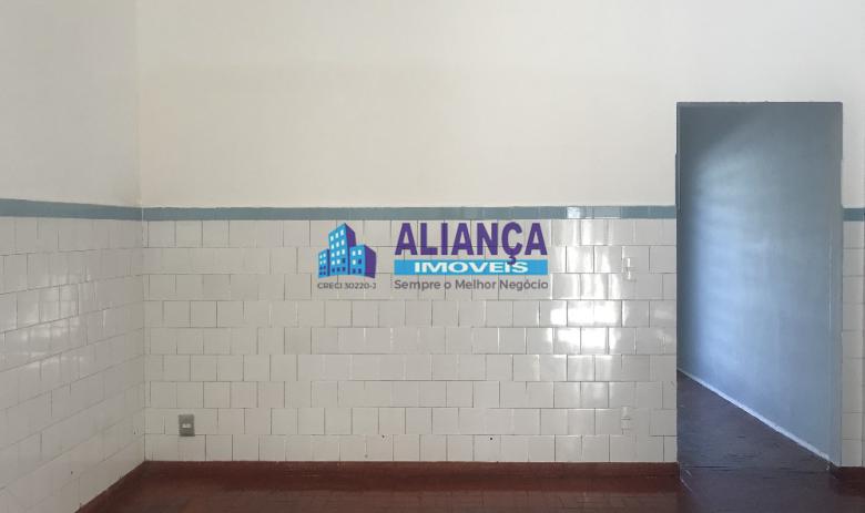 CASA COM 3 QUARTOS PARA  ALUGAR NO JARDIM BRASIL