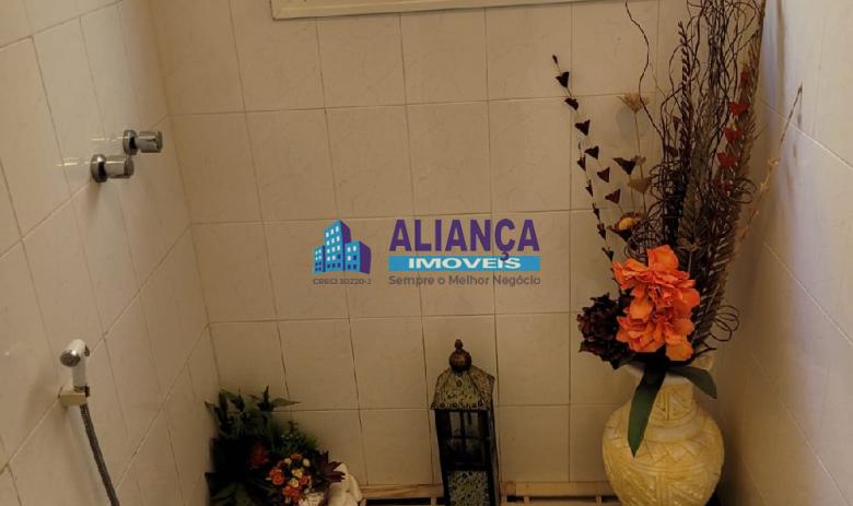 EXCELENTE IMÓVEL  ALTO PADRÃO COM PISCINA