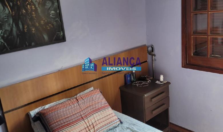 EXCELENTE IMÓVEL  ALTO PADRÃO COM PISCINA