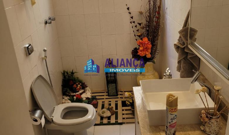 EXCELENTE IMÓVEL  ALTO PADRÃO COM PISCINA