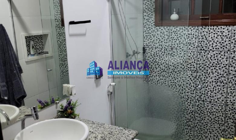 EXCELENTE IMÓVEL  ALTO PADRÃO COM PISCINA