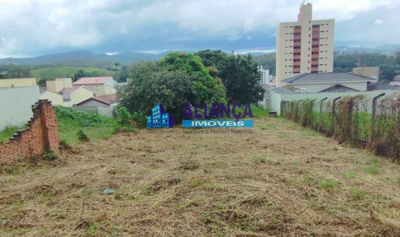 TERRENO PARA VENDA NO CENTRO 