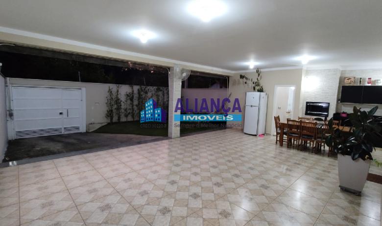 LINDA CASA PARA VENDA