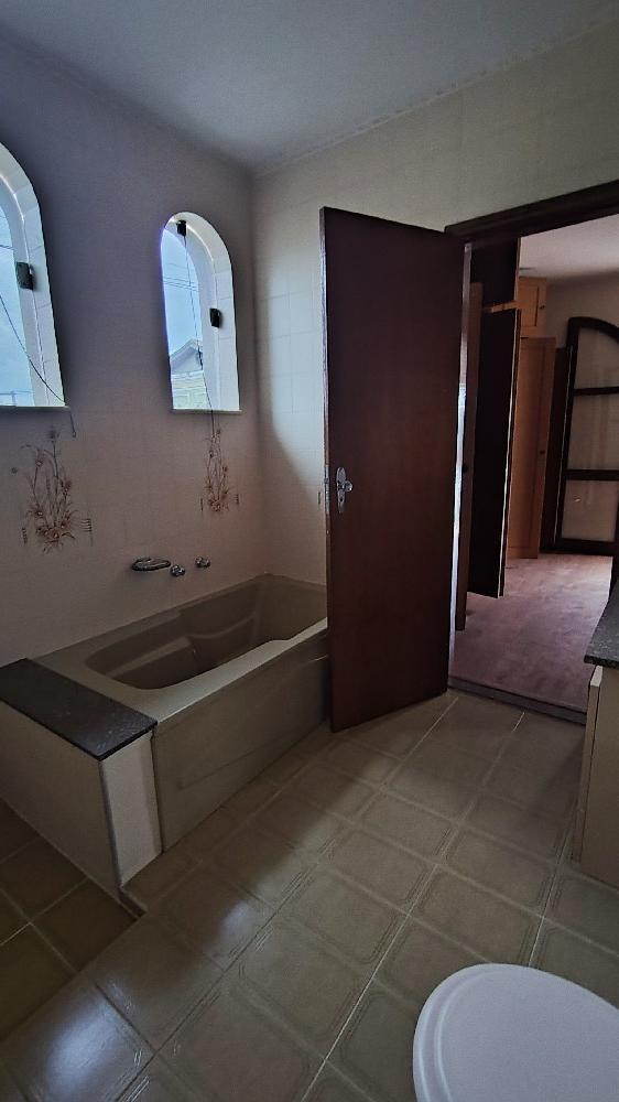 SOBRADO PARA LOCAÇÃO NO CENTRO