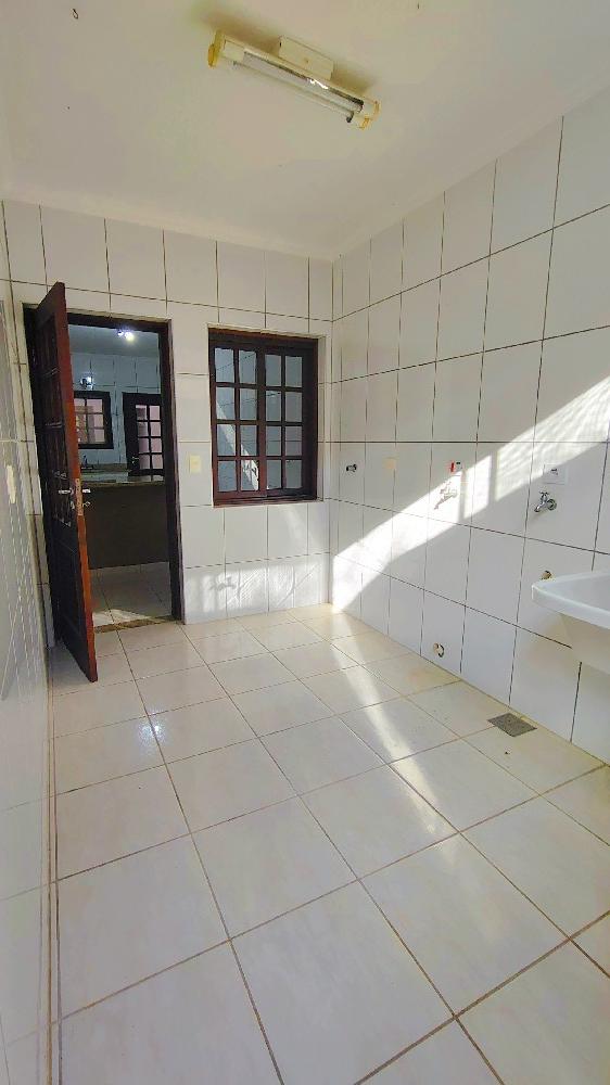 BELÍSSIMA CASA PARA LOCAÇÃO EM ARCADAS