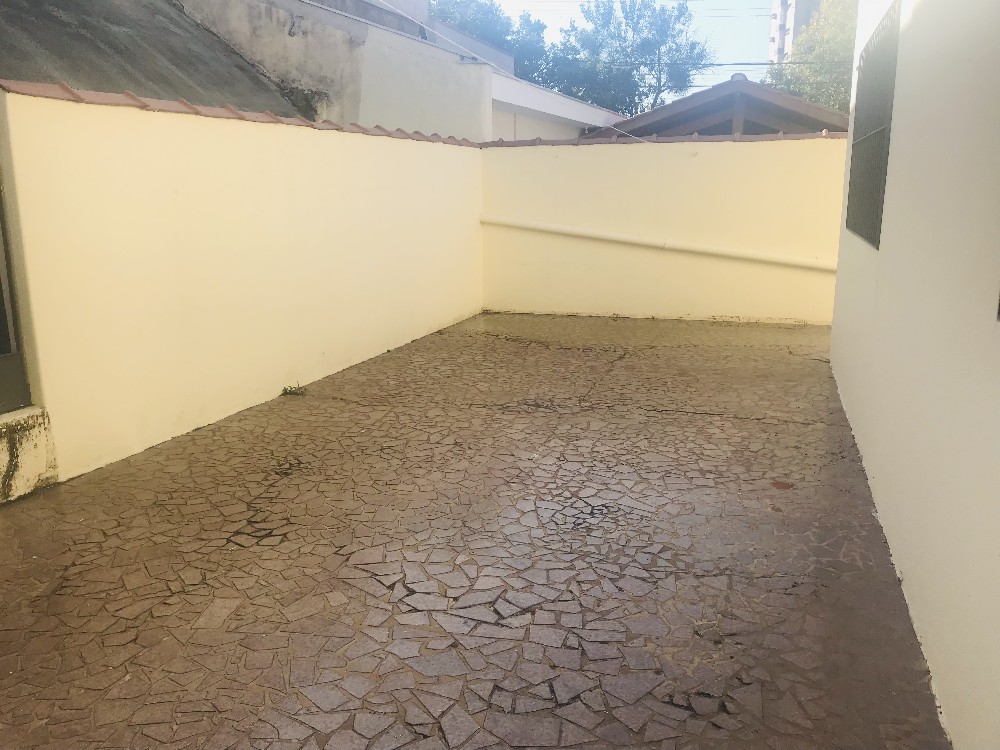 CASA PARA ALUGAR EM ÓTIMA LOCALIZAÇÃO 