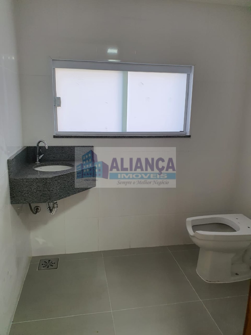 IMÓVEL COMERCIAL NO CENTRO