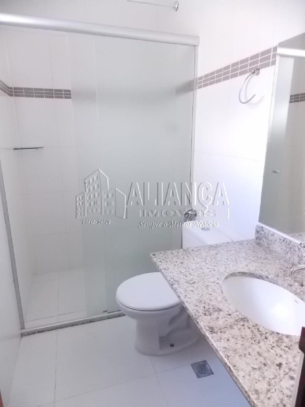CASA PARA ALUGAR EM CONDOMÍNIO 