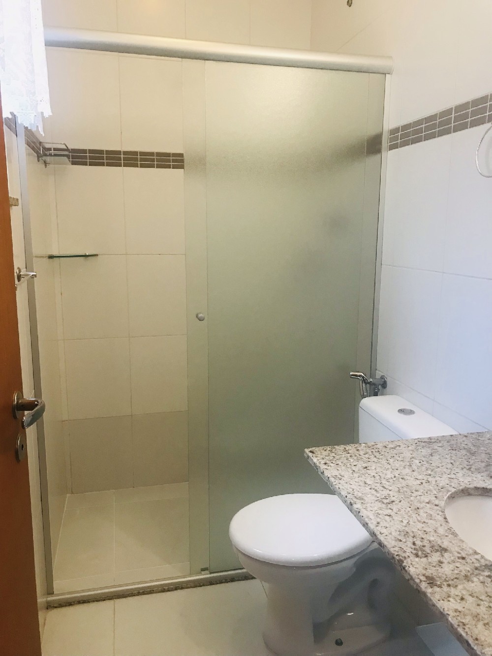 CASA PARA ALUGAR EM CONDOMÍNIO 