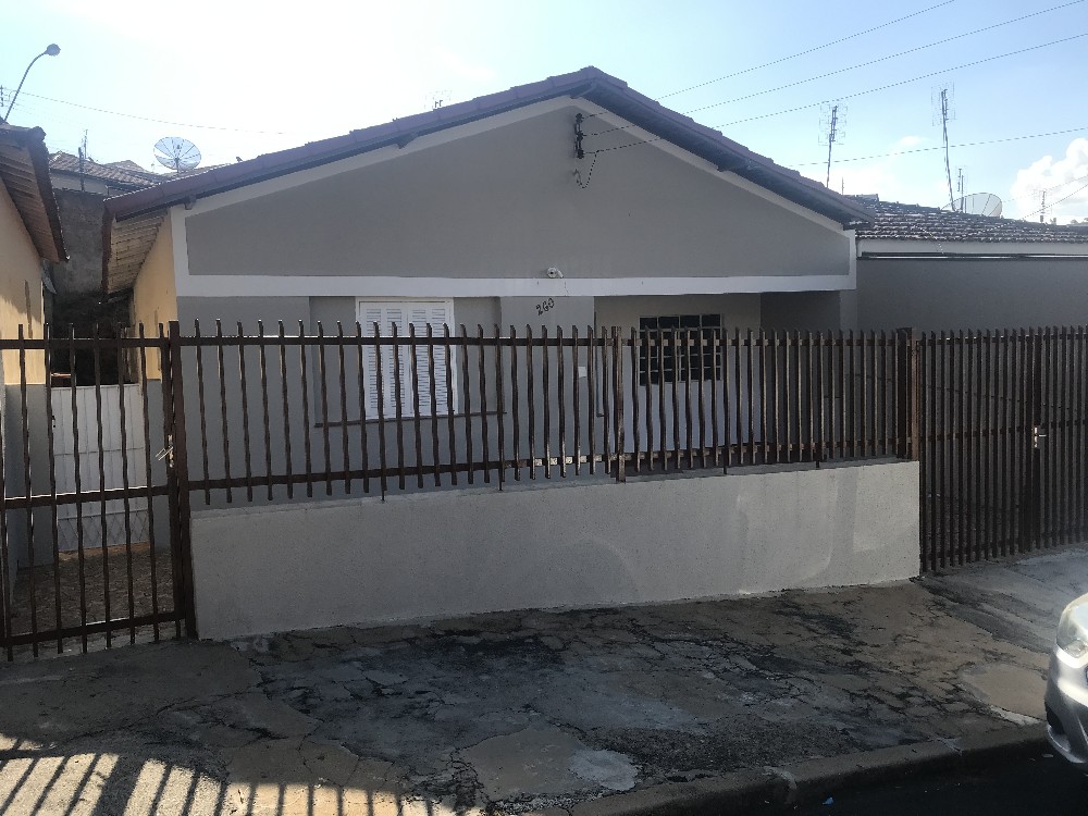 CASA COM 3 QUARTOS PARA  ALUGAR NO JARDIM BRASIL