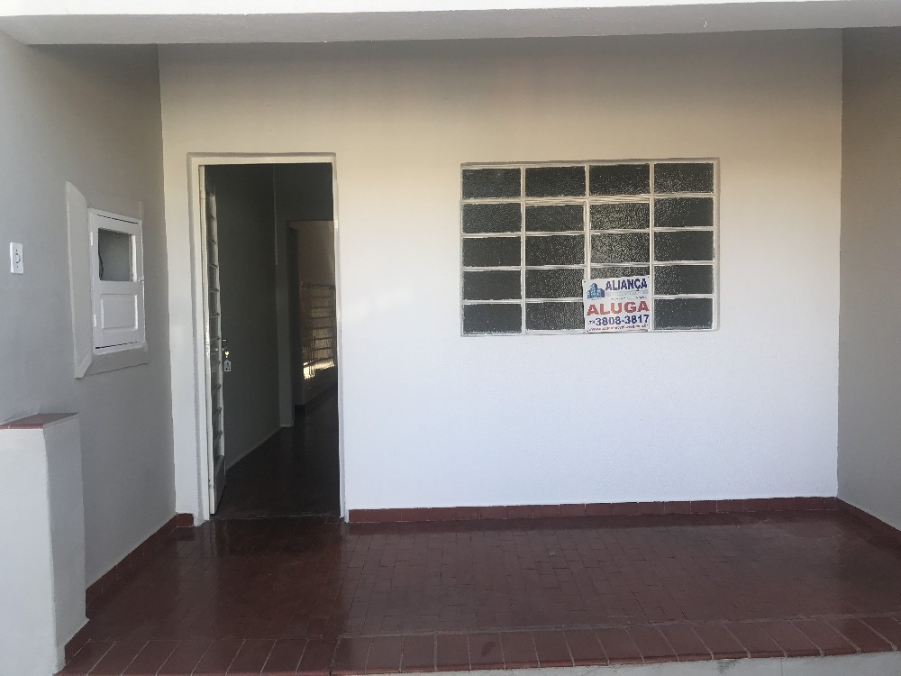 CASA COM 3 QUARTOS PARA  ALUGAR NO JARDIM BRASIL