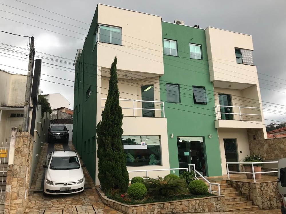PRÉDIO A VENDA EM SERRA NEGRA