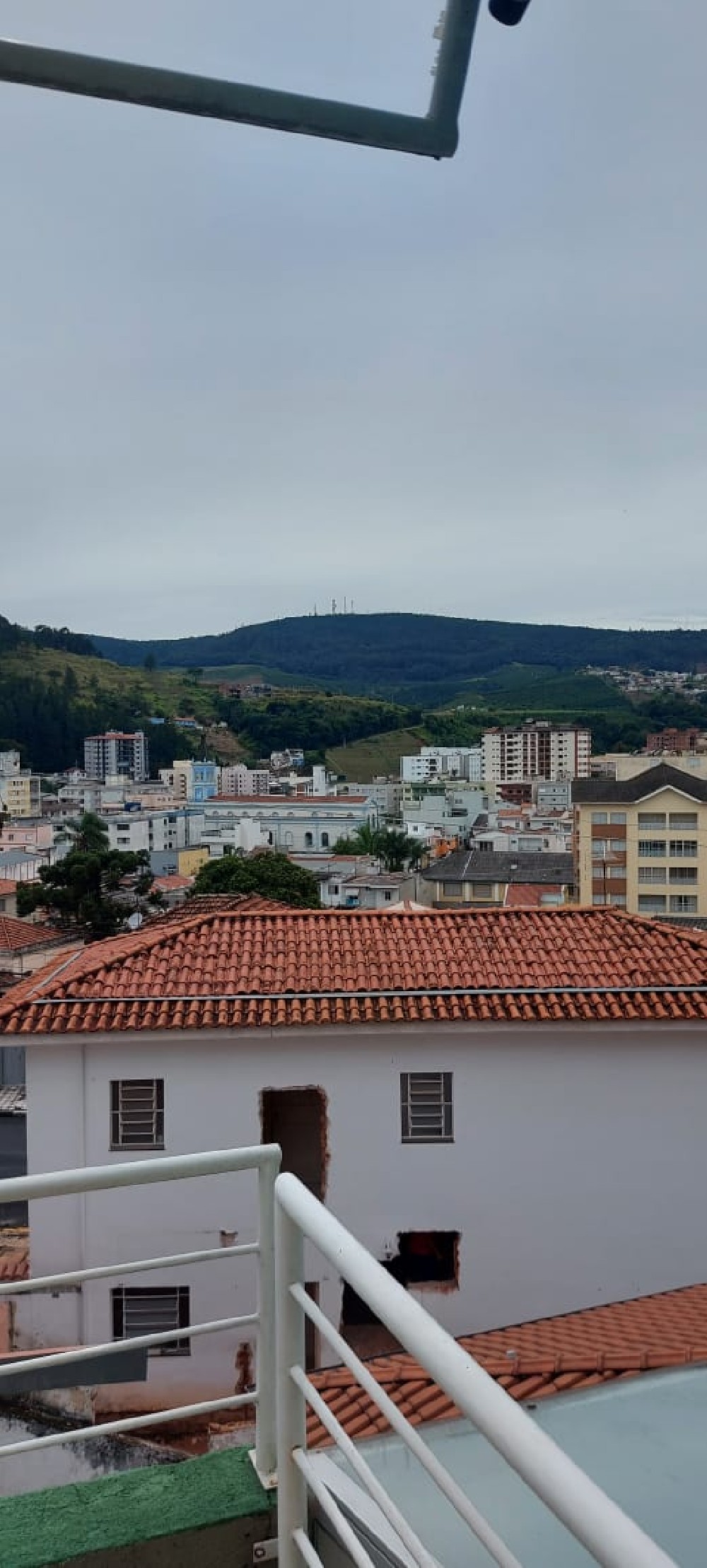 PRÉDIO A VENDA EM SERRA NEGRA