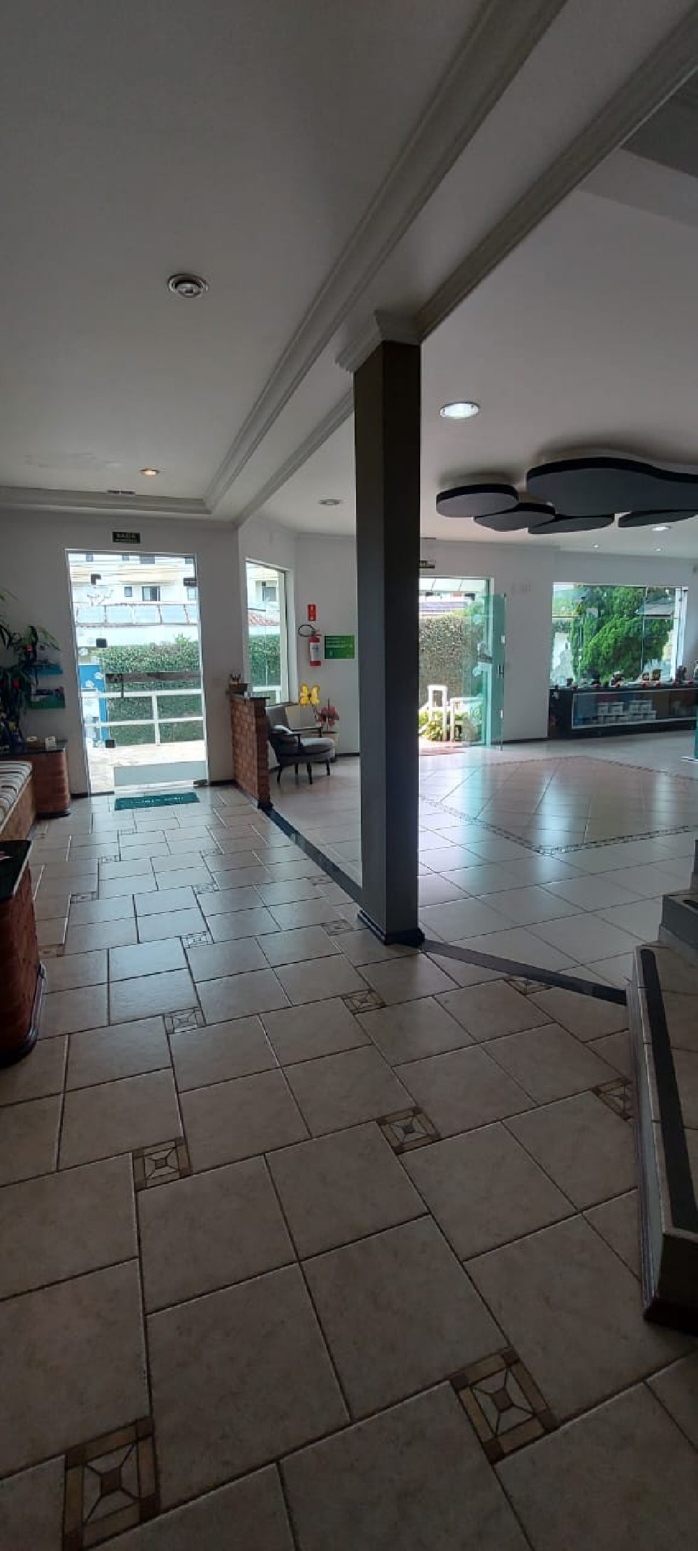 PRÉDIO A VENDA EM SERRA NEGRA