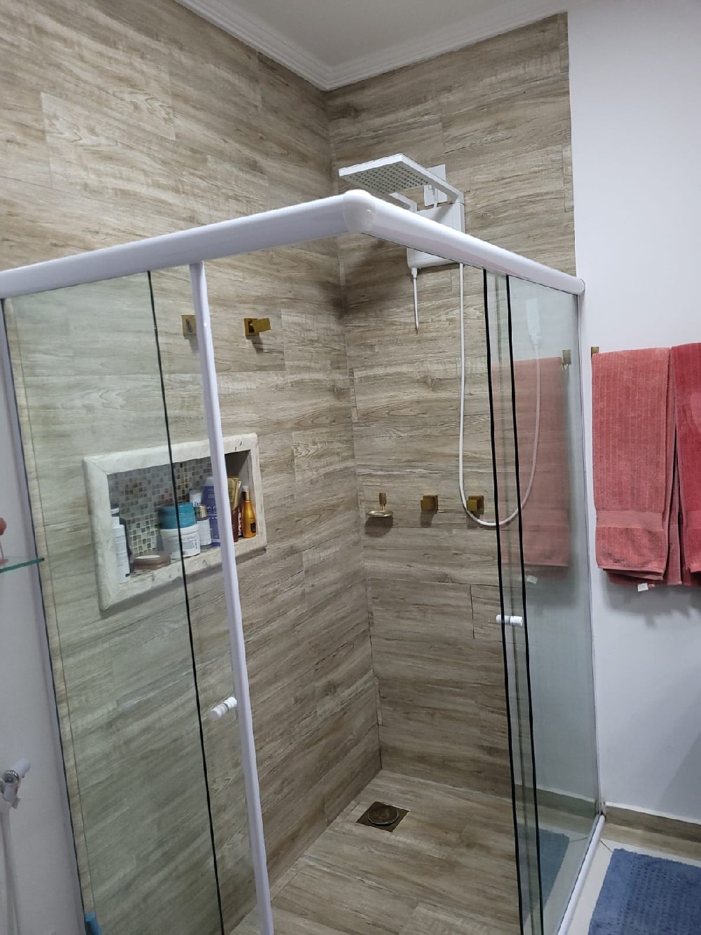 EXCELENTE IMÓVEL  ALTO PADRÃO COM PISCINA