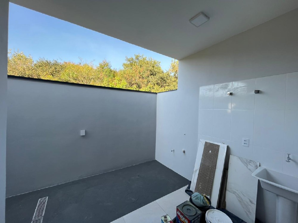 CASA MODERNA PARA VENDA