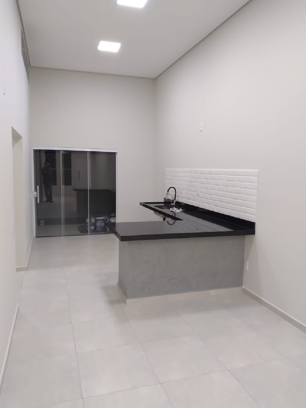 CASA MODERNA PARA VENDA