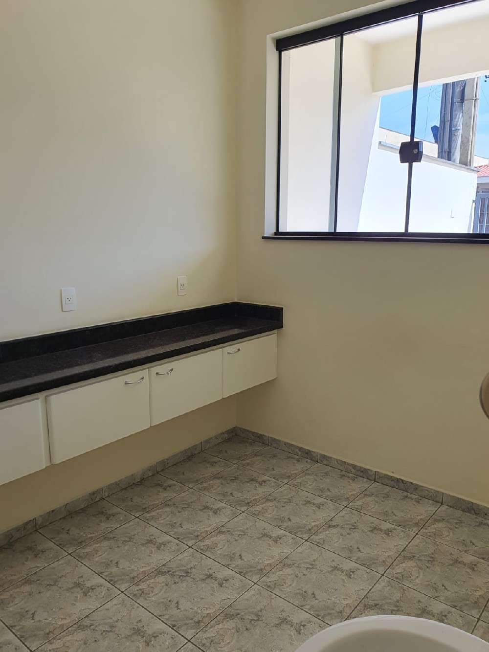 IMÓVEL COMERCIAL PARA ALUGAR 