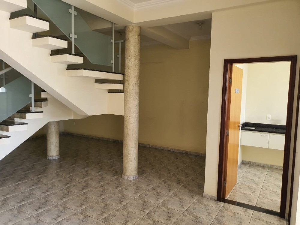 IMÓVEL COMERCIAL PARA ALUGAR 