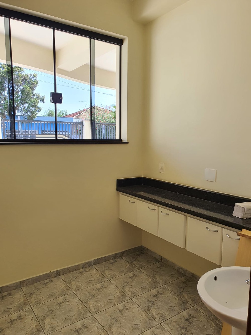 IMÓVEL COMERCIAL PARA ALUGAR 