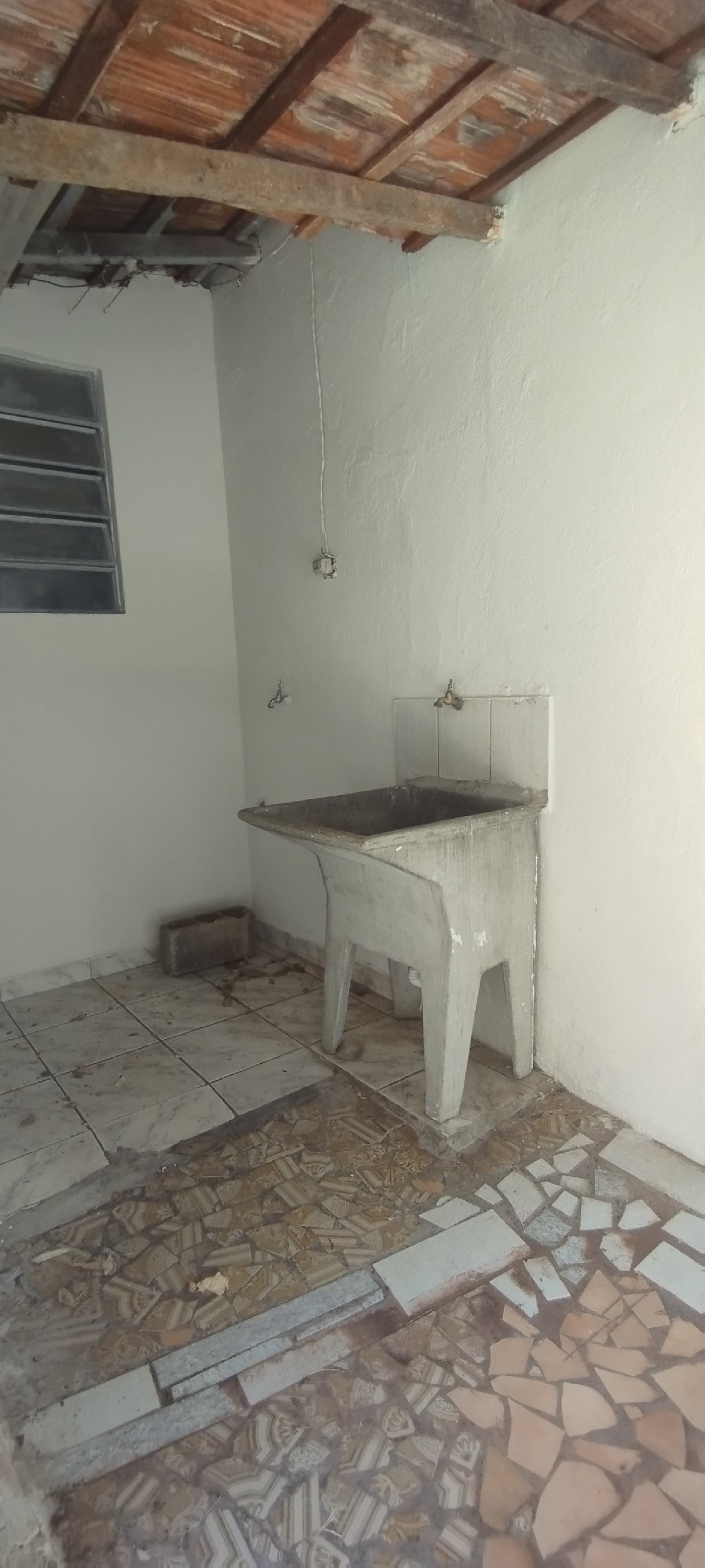 CASA PARA VENDA PROXIMO AO CENTRO