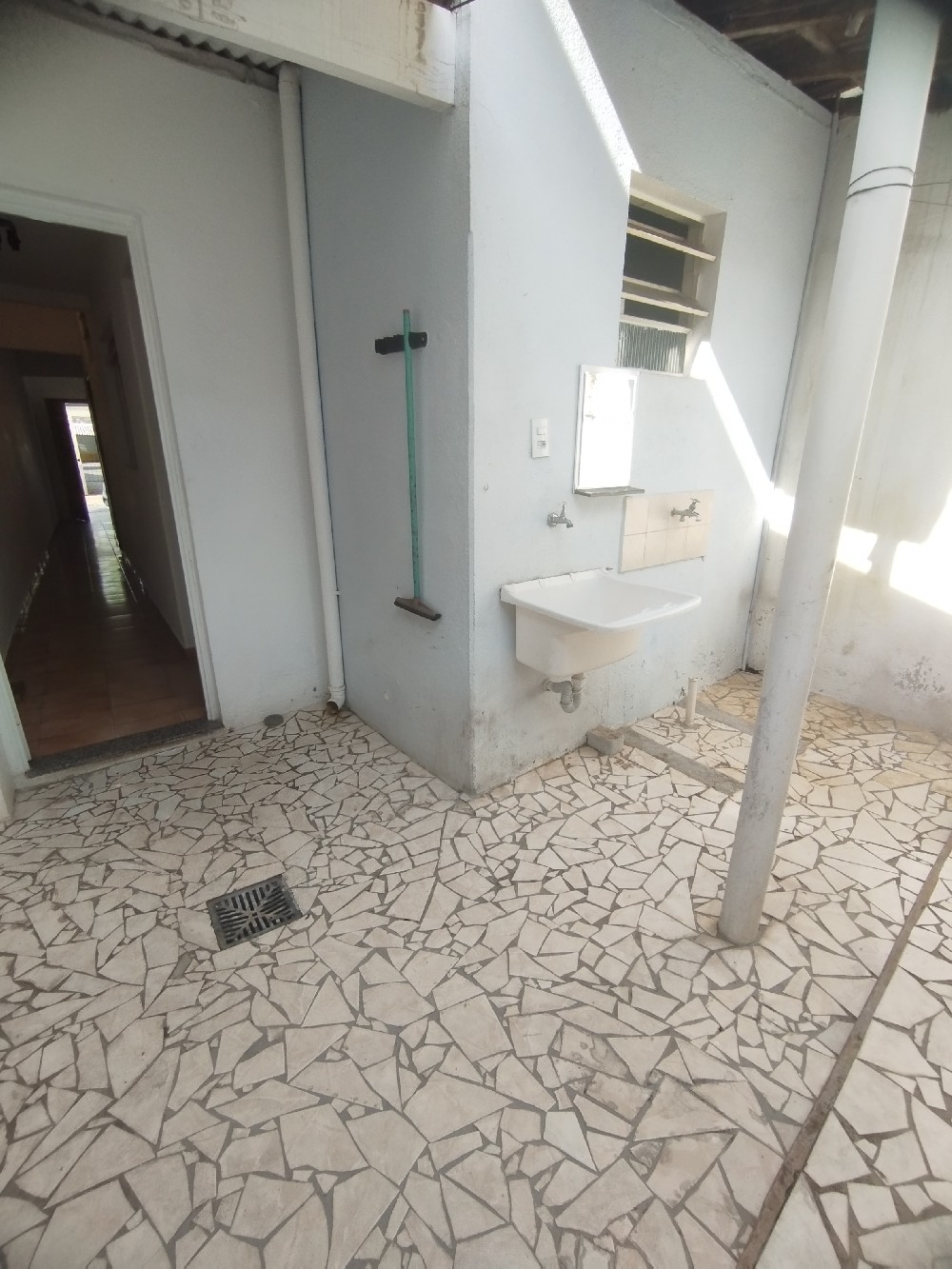 CASA PARA ALUGAR NO CENTRO