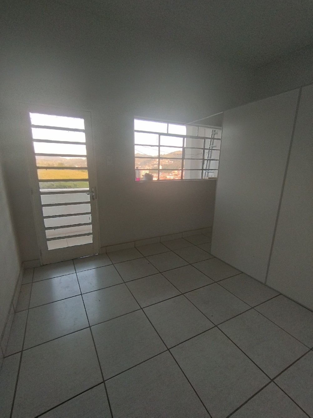 CASA SUB-SOLO PARA LOCAÇÃO