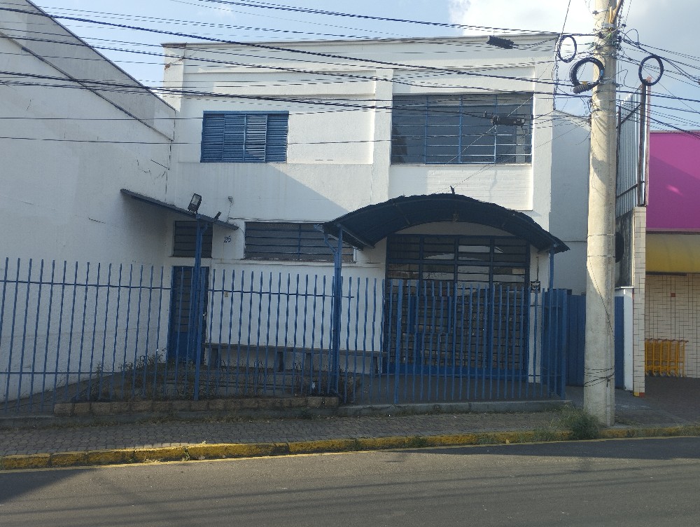 PRÉDIO COMERCIAL NO CENTRO