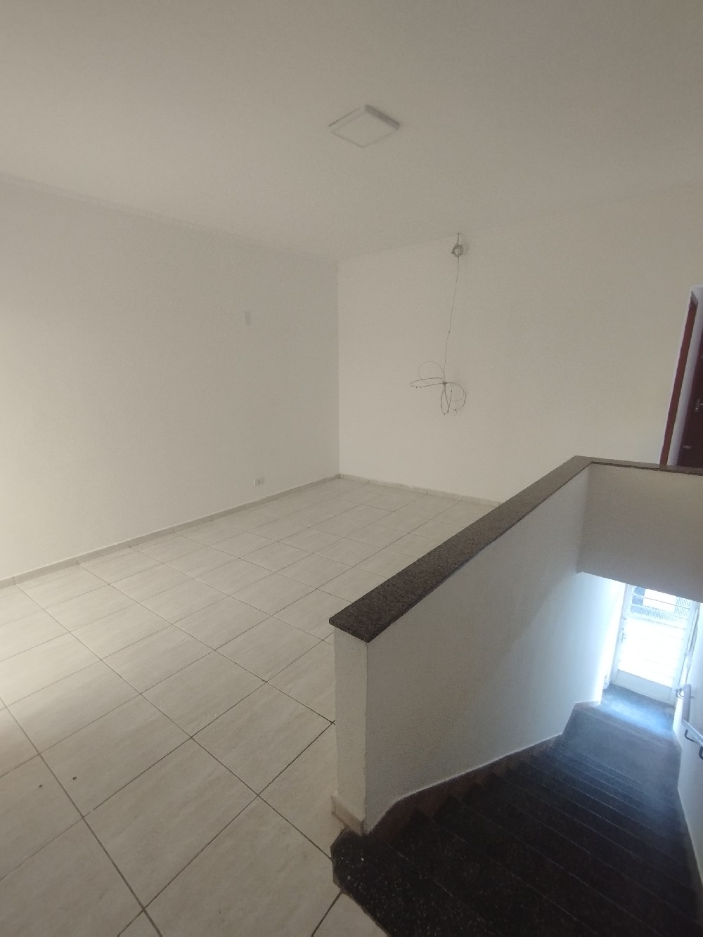 CASA PARA LOCAÇÃO - COMERCIAL/RESIDENCIAL