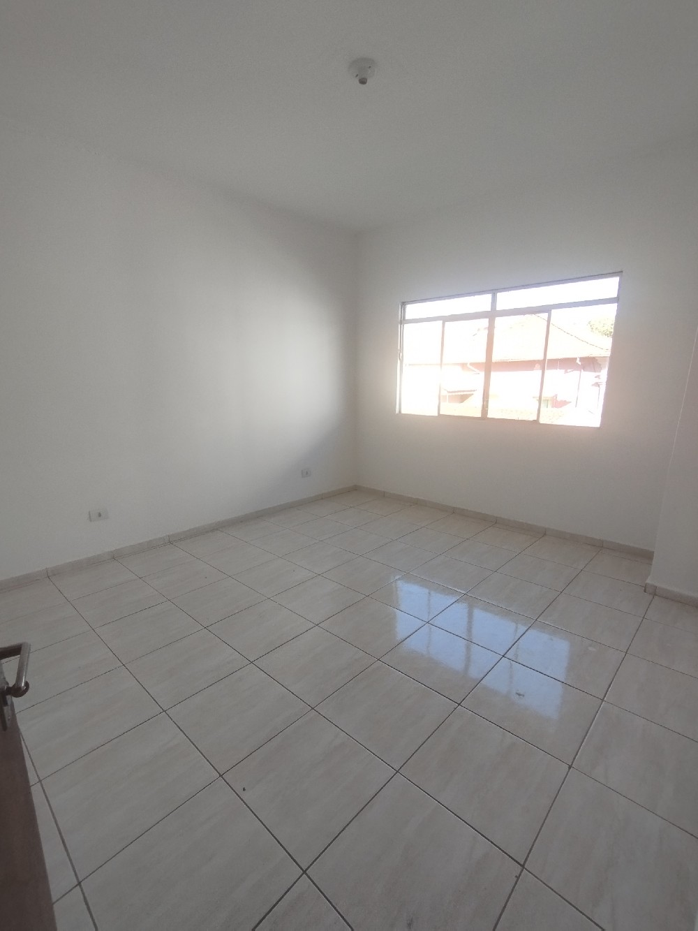 CASA PARA LOCAÇÃO - COMERCIAL/RESIDENCIAL