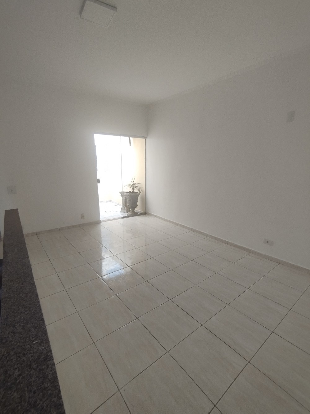 CASA PARA LOCAÇÃO - COMERCIAL/RESIDENCIAL