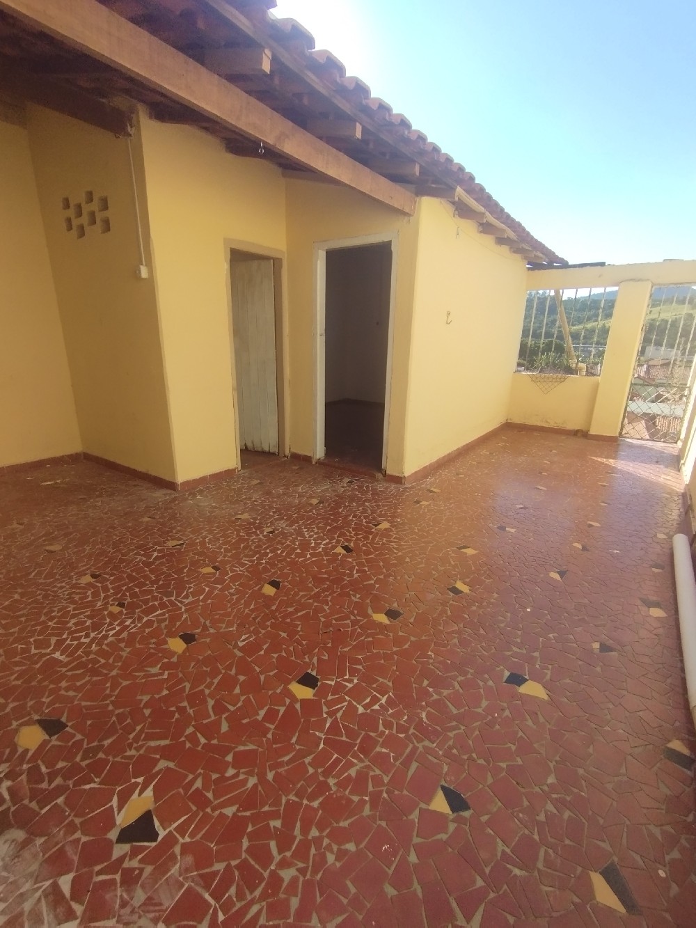 CASA PARA LOCAÇÃO - COMERCIAL/RESIDENCIAL