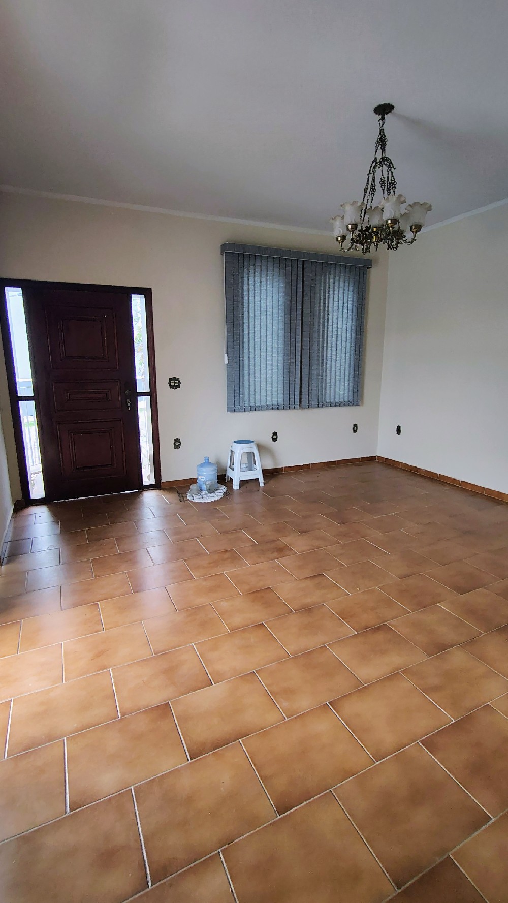 SOBRADO PARA LOCAÇÃO NO CENTRO