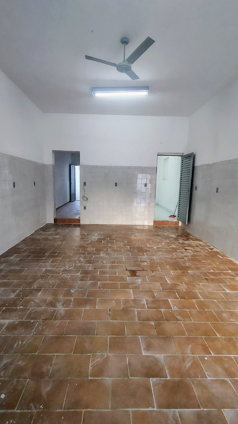 IMÓVEL PARA LOCAÇÃO OU VENDA NAS PROXIMIDADES DO CENTRO